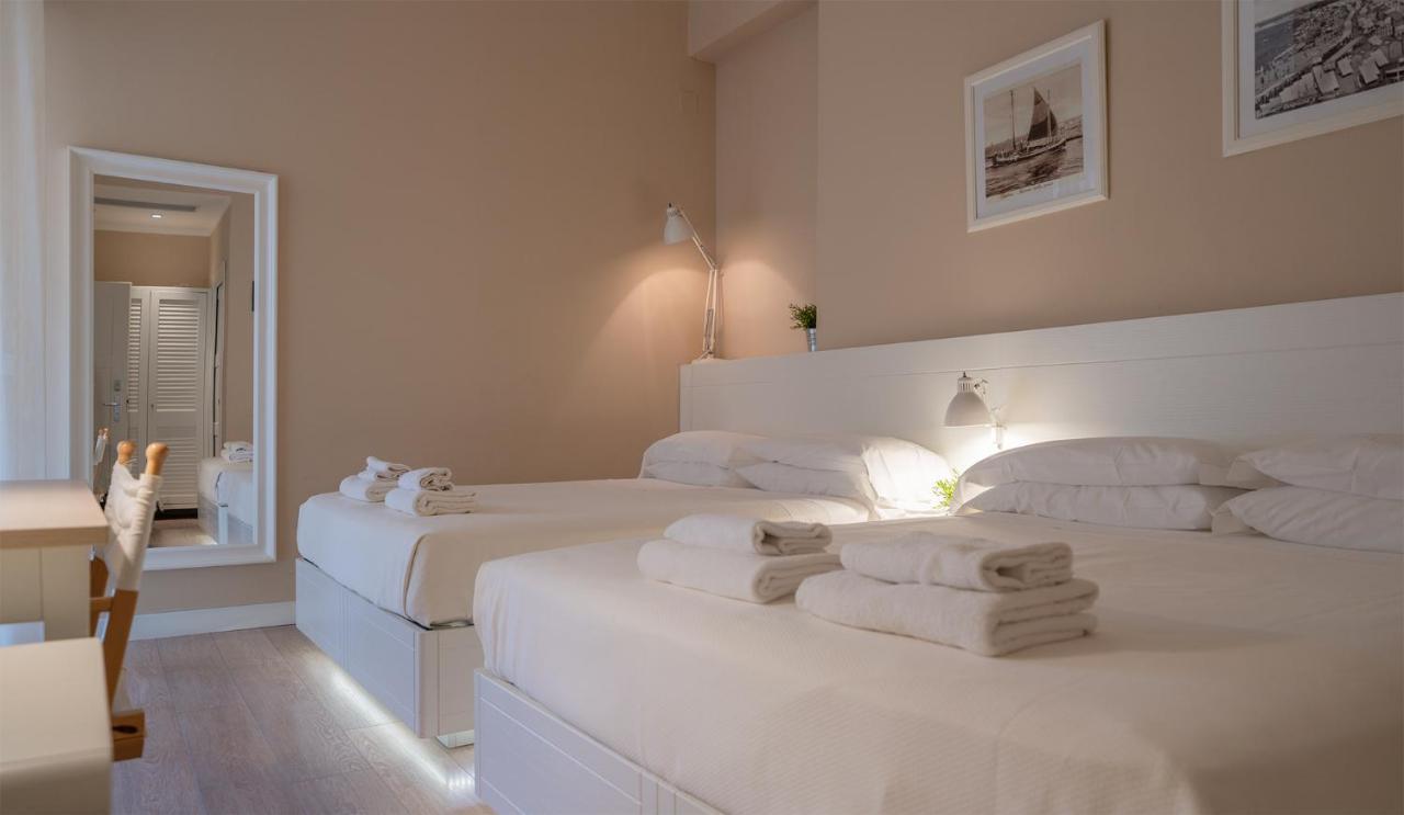 Hotel Bristol Cattolica Bagian luar foto